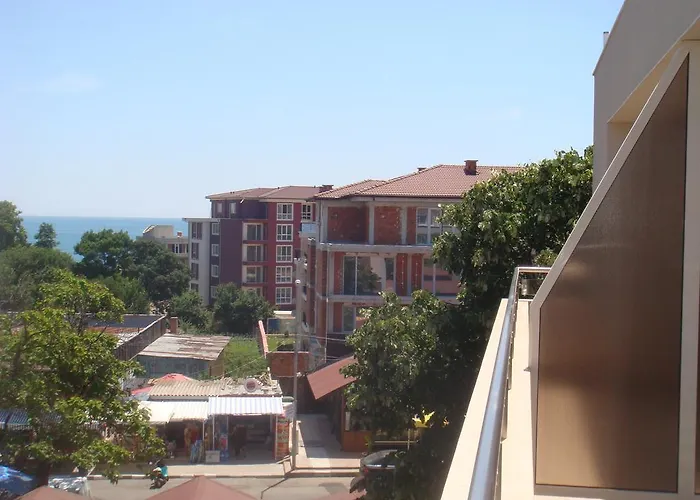 Хотел семеен иватеа Равда