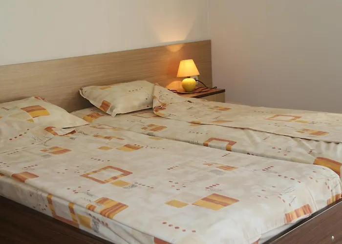 Хотел семеен иватеа