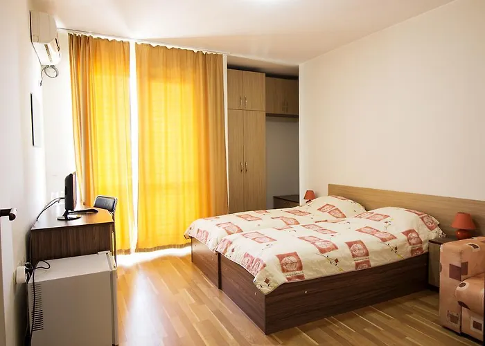 Хотел семеен иватеа