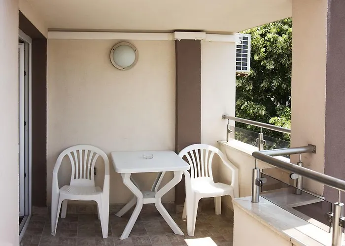 семеен иватеа Хотел Равда