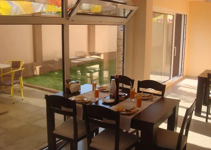 семеен иватеа Хотел 2*