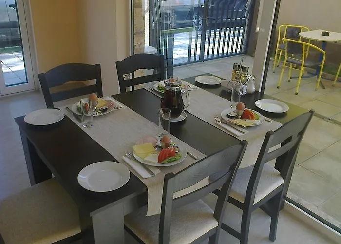 семеен иватеа Хотел