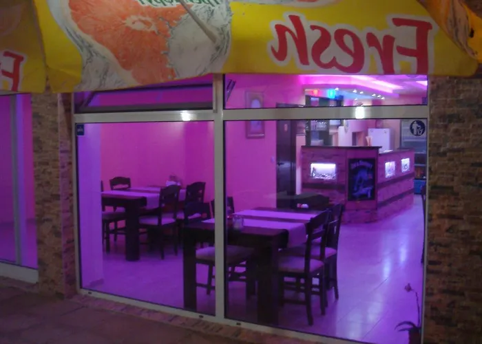 Хотел семеен иватеа Равда