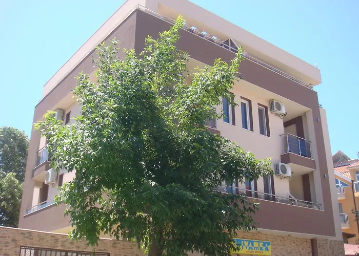 Хотел семеен иватеа