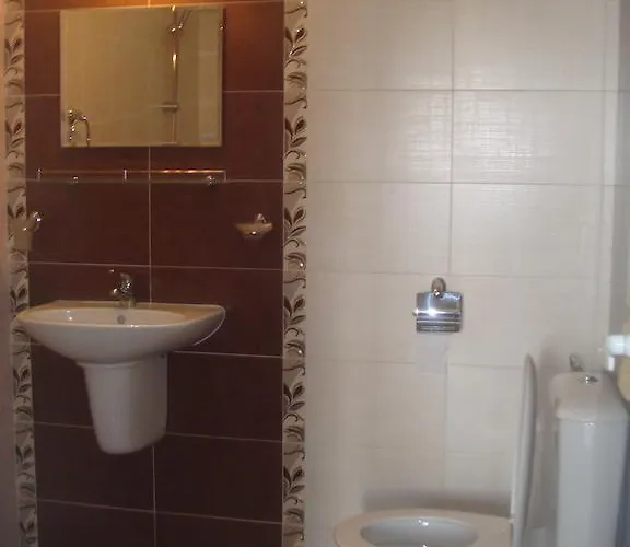 Хотел семеен иватеа