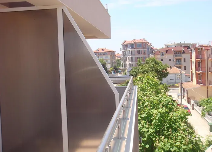 семеен иватеа Хотел Равда