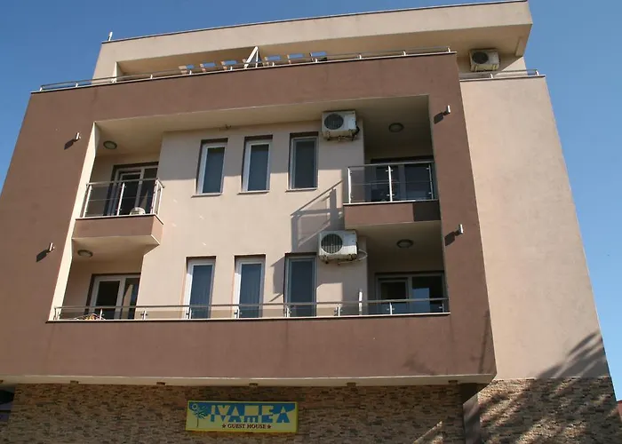 Хотел семеен иватеа Равда