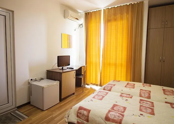 семеен иватеа Хотел 2*