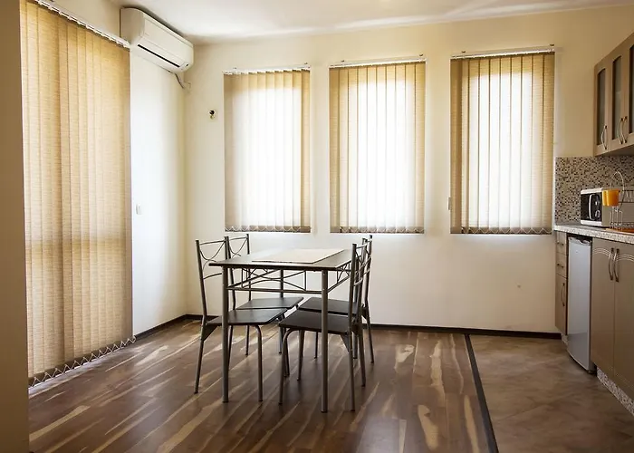 Хотел семеен иватеа