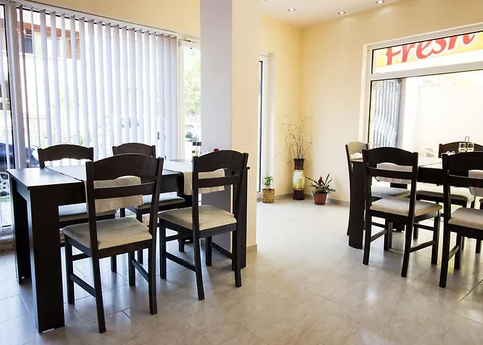 Хотел семеен иватеа Равда