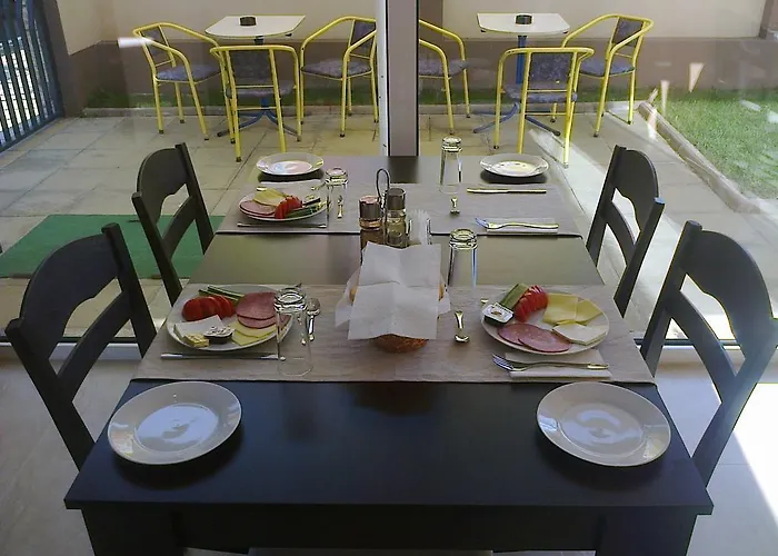 Хотел семеен иватеа