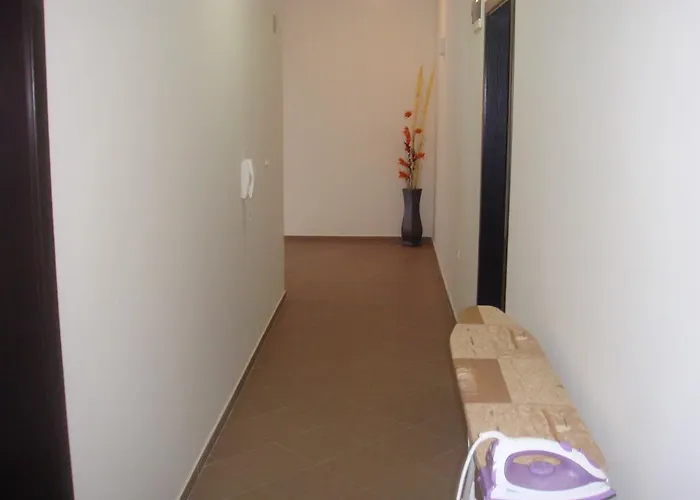 Хотел семеен иватеа Равда