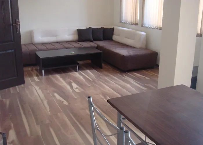 семеен иватеа Хотел Равда